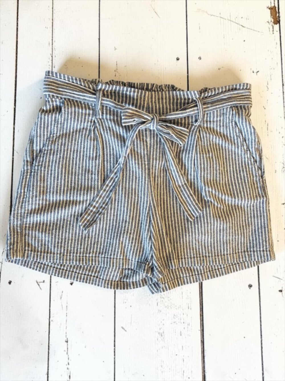 Maurices Striped Paperbag Waist Shorts Blue White Cotton Tie Front Size M - Picture 7 of 8